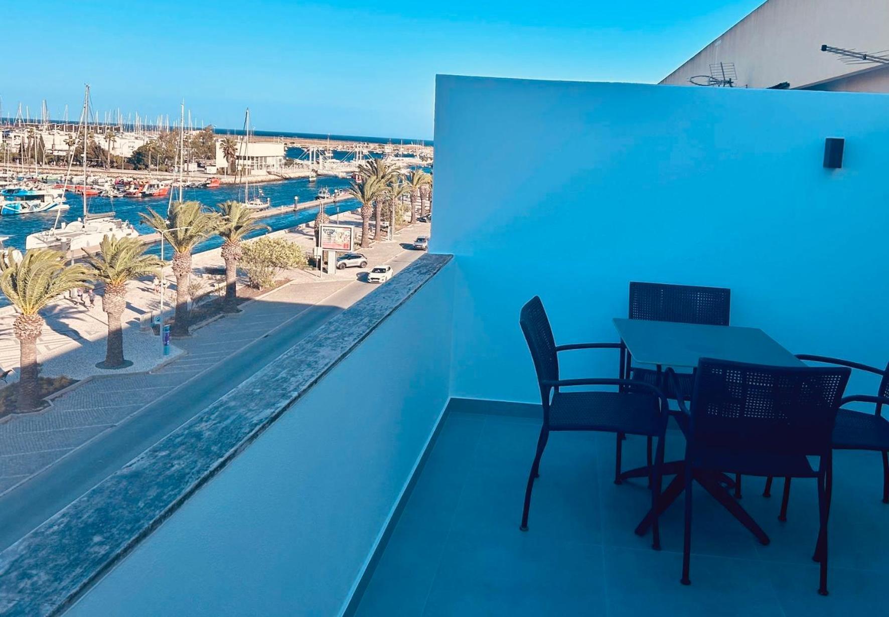Apartment Spectacular Marina View On Promenade Lagos